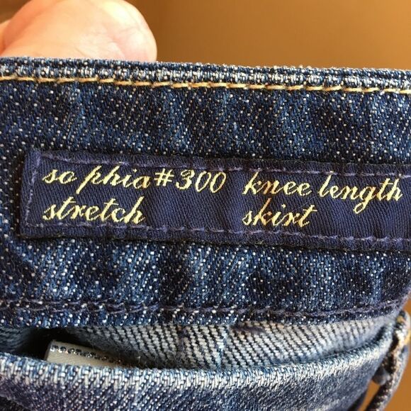 CITIZENS OF HUMANITY JEAN SKIRT WITH RAW HEM - Picture 8 of 9